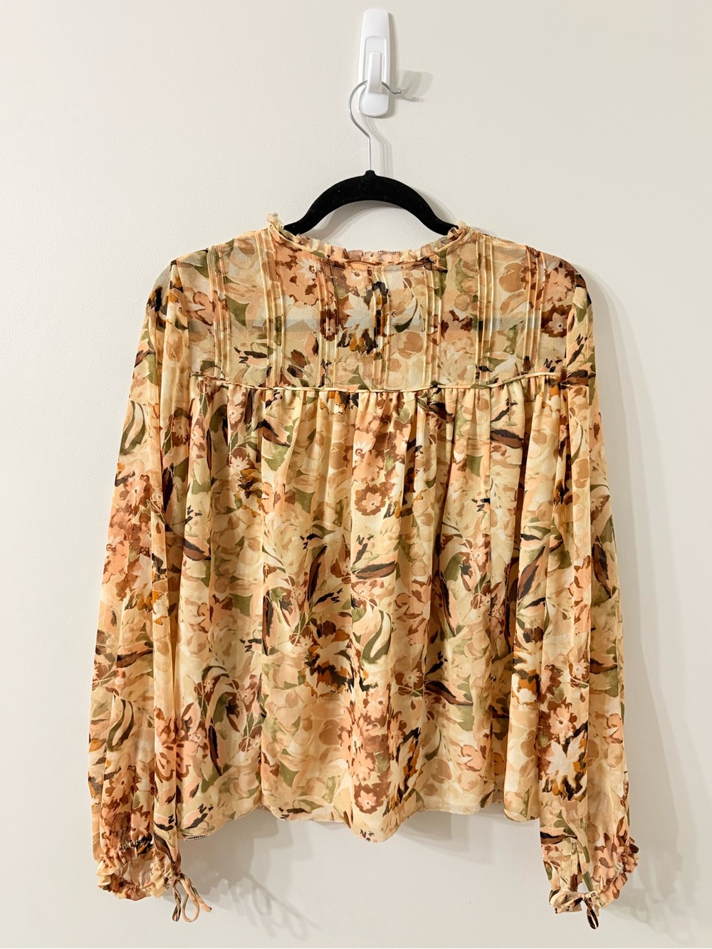 ARITZIA WILFRED Lourdes Floral Blouse Babydoll Soft Boho Romantic Office Chic M - Picture 6 of 6